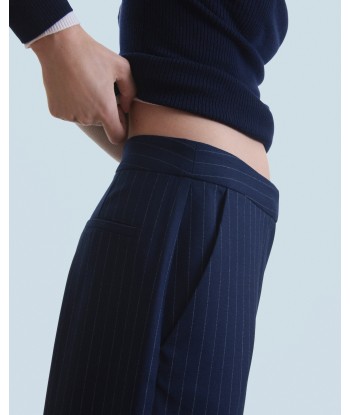 Pantalon Large Tailoring (H24 / FEMME / Rayures Navy) est présent 